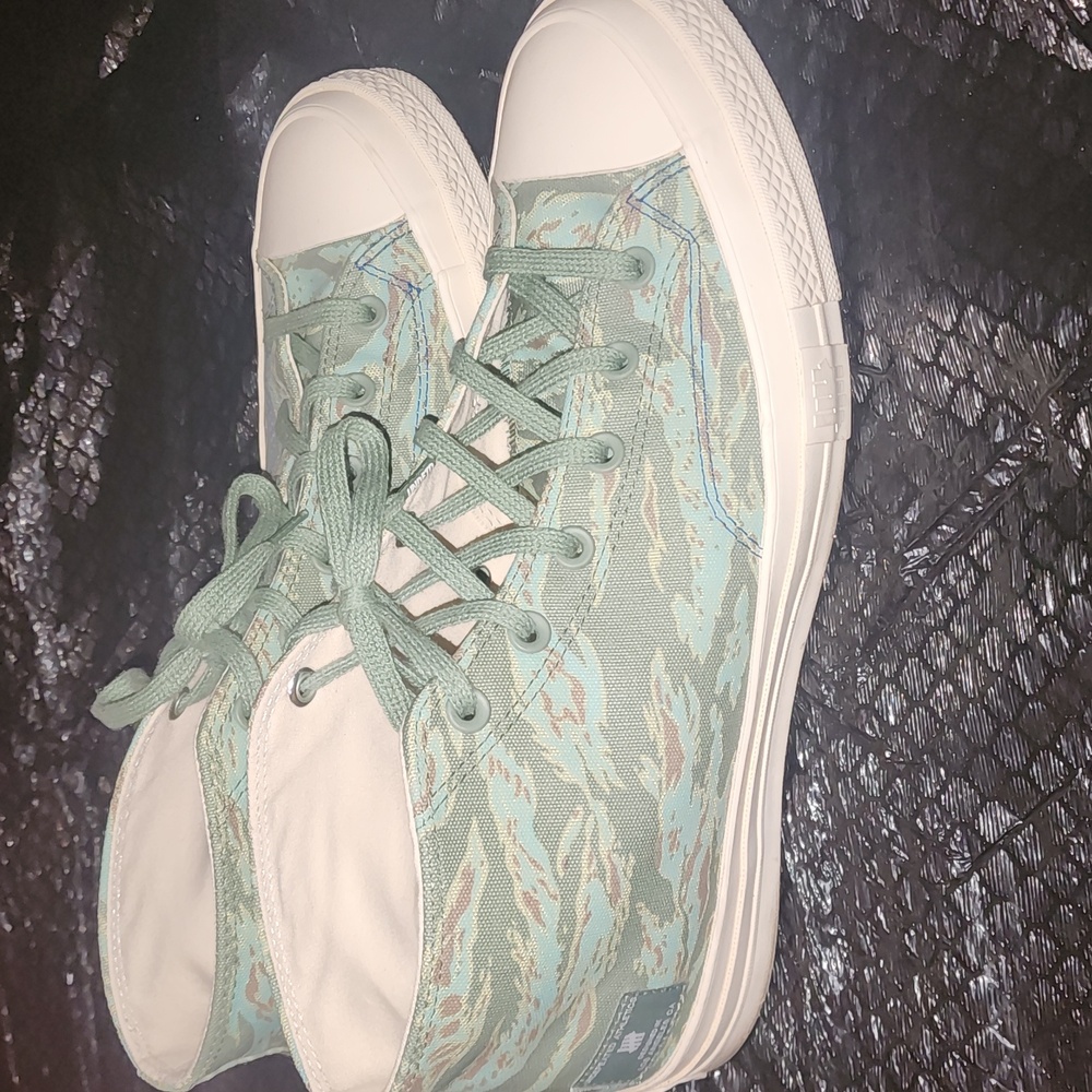 Converse X Undefeated Chuck 70s